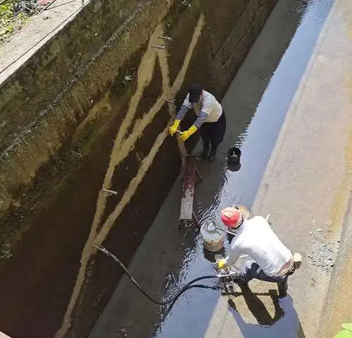 麻洋镇污水池堵漏